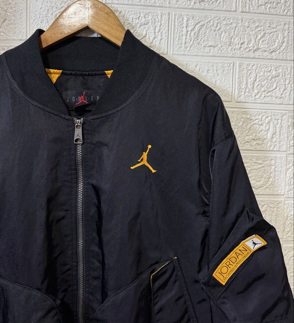 AIR JORDAN LEGACY 2 BOMBER JACKET (Category: Coats, Jackets and Outerwear) located in Baguio. Submitted by kds_stuffs (Listing ID 1471156413, Image 3). Description: Mine: 1.3k 📍A1R JORD4N legacy 2 bomber jacket 😍 Solid neto 🔥 Size: L-XL Dimension: 26L x 25W Color rate: 9/10 Issue: ❌ Excellent condition Need wash Gandara neto 💗.