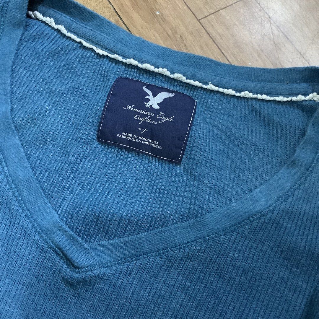 AMERICAN EAGLE y2k teal longsleeve top (Category: Longsleeves) located in Santa Rosa. Submitted by lilyestrell (Listing ID 1471212803, Image 3). Description: size: small to medium .