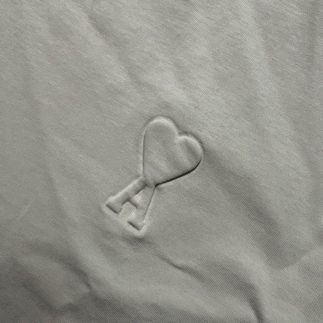 Ami Paris T-Shirt (Category: Tshirts & Polo Shirts ) located in Tayabas. Submitted by tayabaskartell (Listing ID 1471123794, Image 3). Description: .