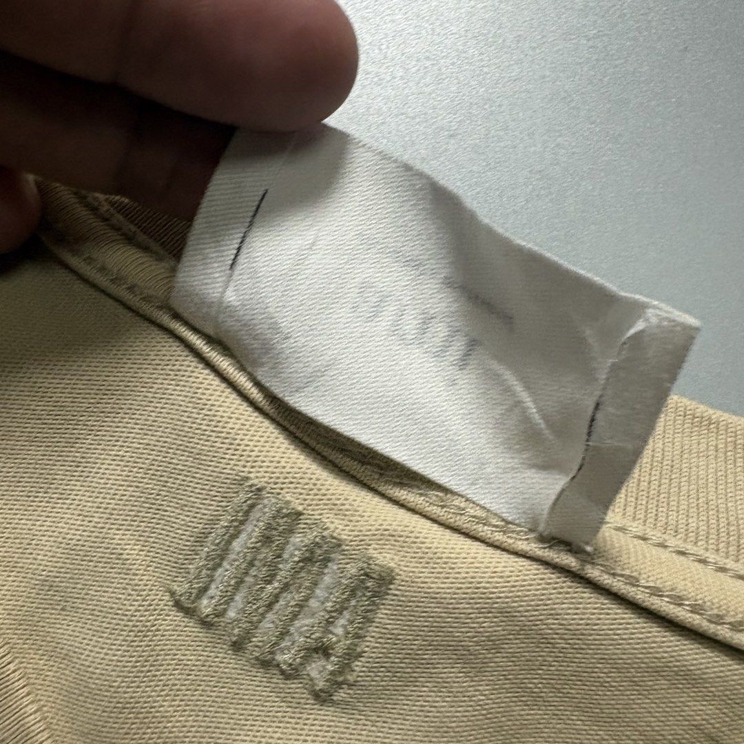 Ami Paris T-Shirt Authentic (Category: Luxury Apparel) located in Quezon. Submitted by aj.lmnop (Listing ID 1471207132, Image 3). Description: .