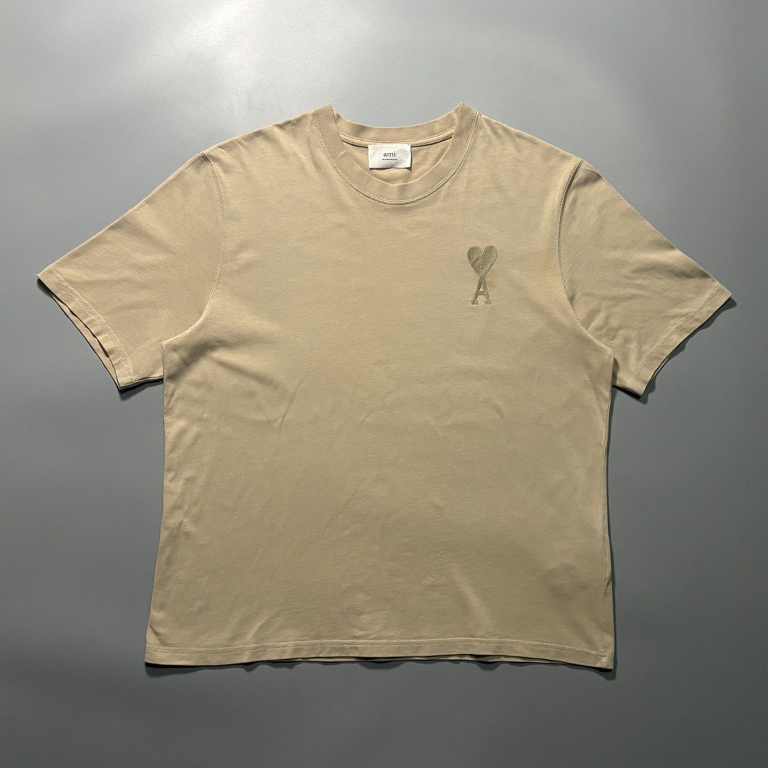 Ami Paris T-Shirt Authentic (Category: Luxury Apparel) located in Quezon. Submitted by aj.lmnop (Listing ID 1471207132, Image 1). Description: .