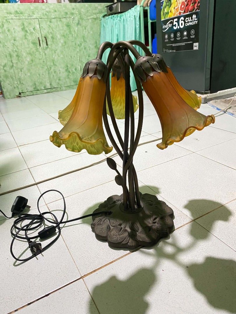 Antique lamp Tiffany style (Category: Looking For) located in Caloocan City. Submitted by noeld316982578 (Listing ID 1471253248, Image 3). Description: pm sa my gusto working Taguig location.