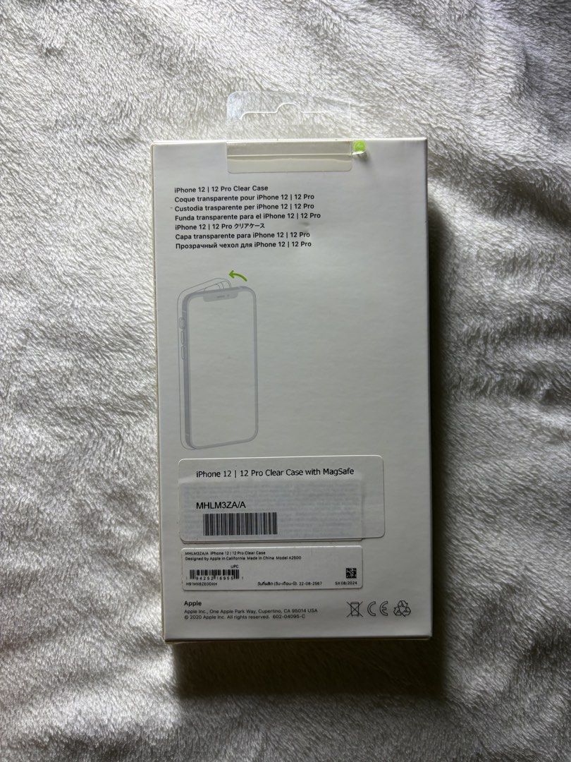 Apple Clear Case w/ MagSafe for iPhone 12/iPhone 12 Pro (Category: Cases & Sleeves) located in Lemery. Submitted by tenjelojb (Listing ID 1471274941, Image 2). Description: Guys get nyo na to. Nabili ko to sa EEPOHS nung nagclearance sale ang Flagship Store ng MANSANAS for 1,000 pesos. Hindi ko naman nagamit dahil nalate sya dumating right after ko mabenta iPhone 12 ko. PS. Bawal magmention ng ibang shopping platform kaya behele ke ne ementende l
