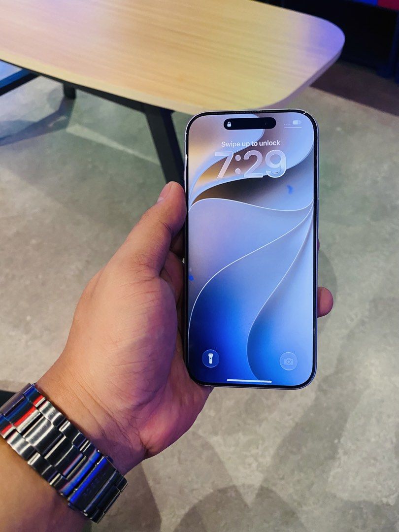 Apple iPhone 17 Purple 256GB (Category: iPhone 17 Series) located in San Juan City. Submitted by ch_an93 (Listing ID 1471286750, Image 3). Description: For sale only Iphone 17 256gb Lavender Openline any sim will do Normal battery health 99% smooth in a good condition Test the unit before payment 43,800 php Location : cainta rizal.