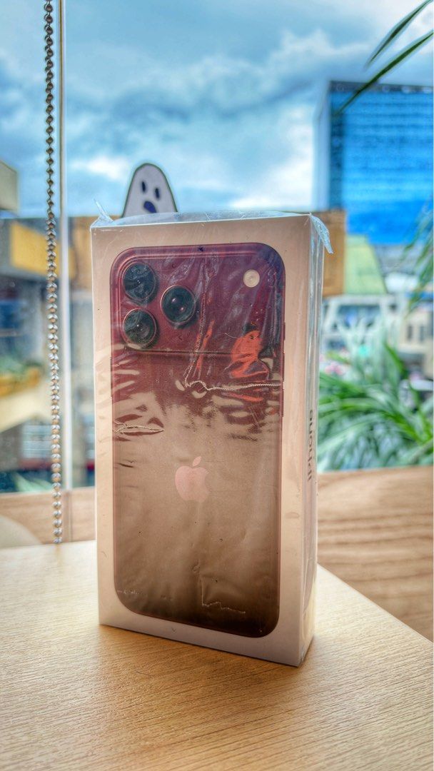 Apple iPhone 18promax/ Burgandy/ 256gb (Category: iPhone 18 Series) located in Quezon City. Submitted by sasas_onlineshop (Listing ID 1471172827, Image 1). Description: Factory SEALED OPENLINE Not Activated Yet Meetup: House lang namin NO COD LOCATION: Mindanao Avenue QC With receipt MOP: Gcash QR or Maribank QR / Instapay / Bank Transfer RFS: Ngaun lang dumating PreOrder ko na burgandy pero nakabili nako ng Glacier kasi di ako makaantay at mas g