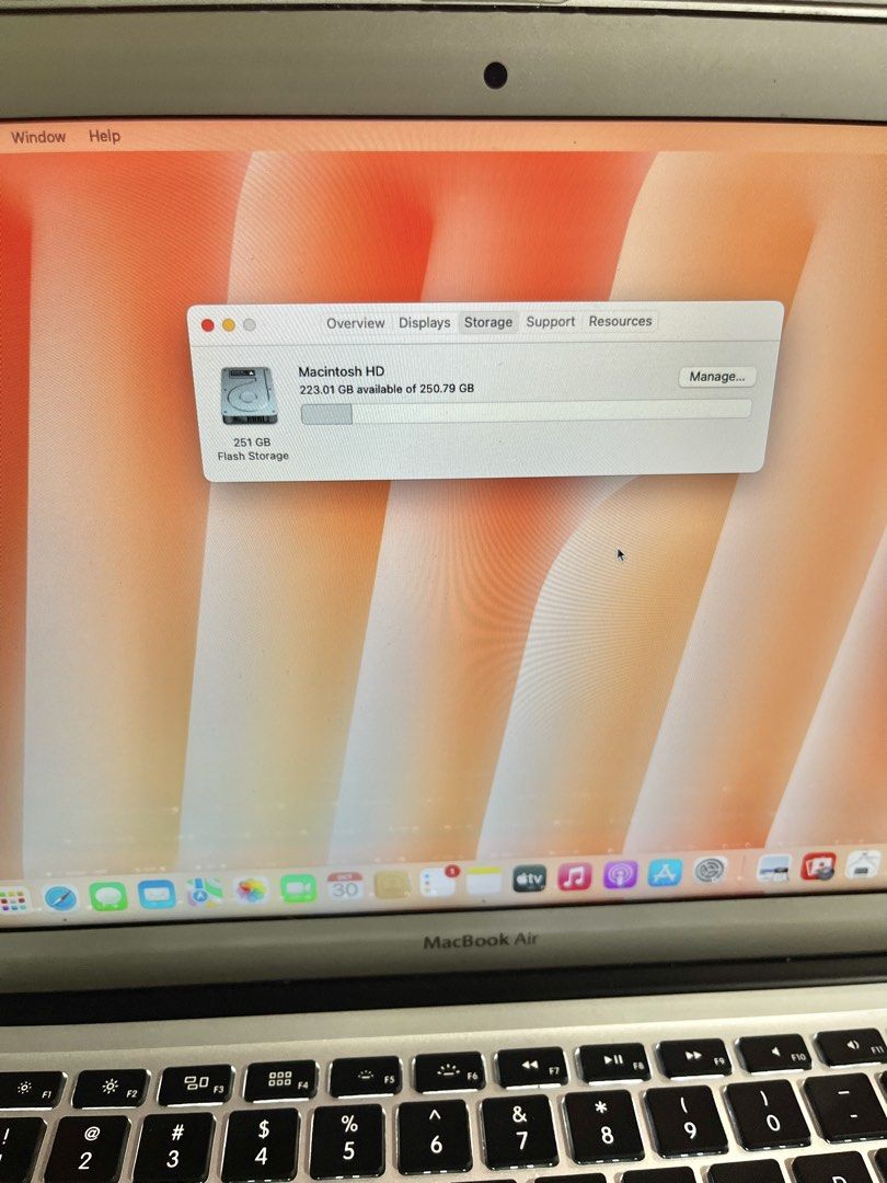 Apple MacBook Air 256gb No issue (Category: Laptops & Notebooks) located in Malabon City. Submitted by elowviee (Listing ID 1471146186, Image 2). Description: •Almost new appearance. •Complete accessories, no issue. •256 GB •MacOs Monterey (2021 Update) •MacBook Air 2017 •New Battery (can lasts up to 8 hours continuous browsing) •Can play games, stream movies, music, youtube, type documents, browsing, online class/meetings without any interruptio