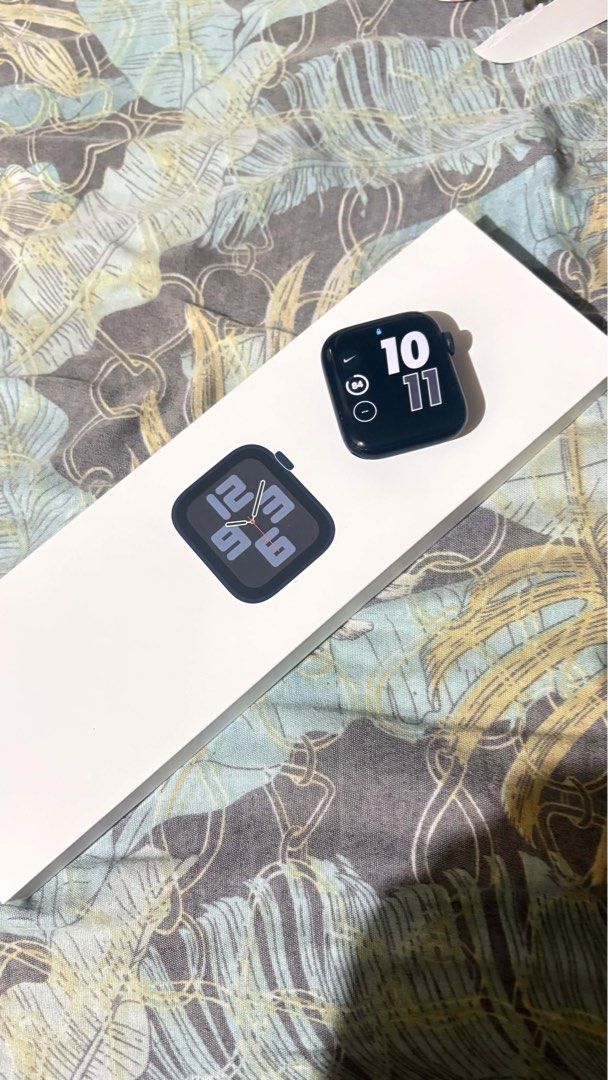 APPLE WATCH SE GEN 2 (Category: Wearables & Smart Watches) located in Manila. Submitted by shvnrs (Listing ID 1471146653, Image 2). Description: 100% BATTERY HEALTH.