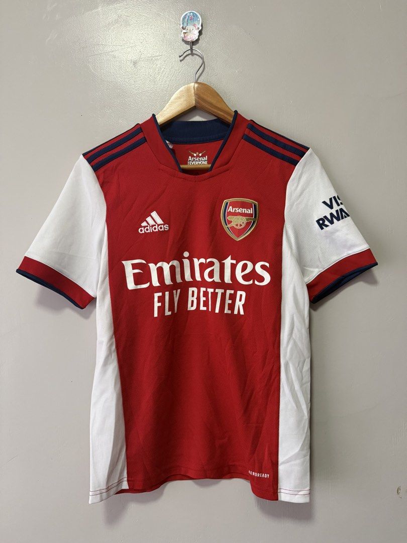 Arsenal Football Jersey (Category: Activewear) located in Cauayan City . Submitted by Thevintagecode (Listing ID 1471172452, Image 1). Description: Arsenal Football Jersey Youth size | Fit to Small size mens Dimes: 19x26 Excellent condition Original Mode of payment:Gcash Loc:Isabela Province.