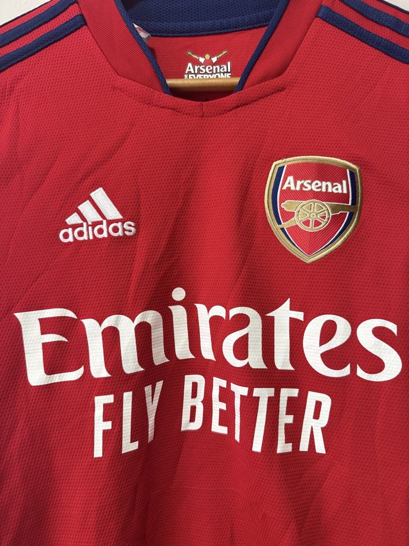 Arsenal Football Jersey (Category: Activewear) located in Cauayan City . Submitted by Thevintagecode (Listing ID 1471172452, Image 2). Description: Arsenal Football Jersey Youth size | Fit to Small size mens Dimes: 19x26 Excellent condition Original Mode of payment:Gcash Loc:Isabela Province.