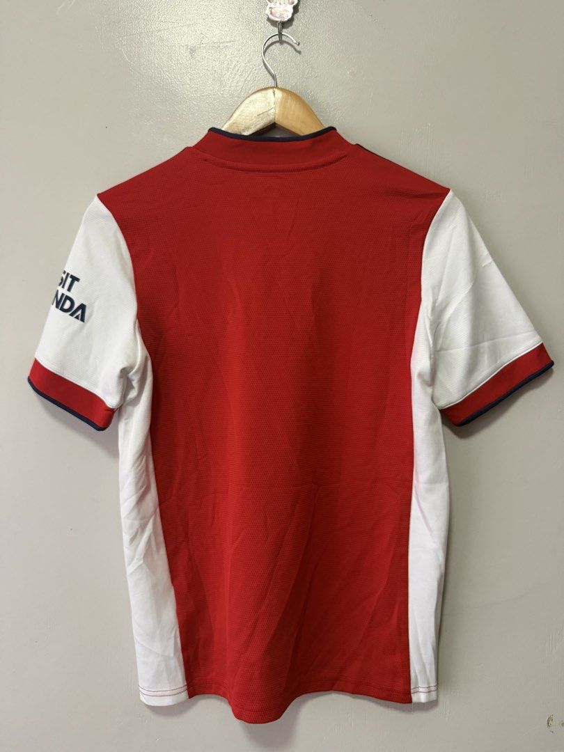 Arsenal Football Jersey (Category: Activewear) located in Cauayan City . Submitted by Thevintagecode (Listing ID 1471172452, Image 3). Description: Arsenal Football Jersey Youth size | Fit to Small size mens Dimes: 19x26 Excellent condition Original Mode of payment:Gcash Loc:Isabela Province.