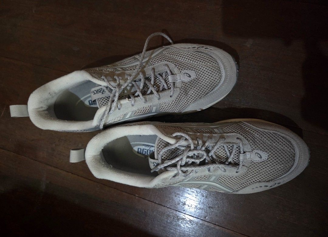 Asics Gel 1090v2 (Category: Sneakers) located in Las Pinas. Submitted by mm12. (Listing ID 1471135807, Image 3). Description: ASICS Gel-1090v2 US10, EUR44 Breathable mesh upper with stylish suede overlays, soles are really offwhite/cream Comfortable footwear for travel RFS: Decluttering.