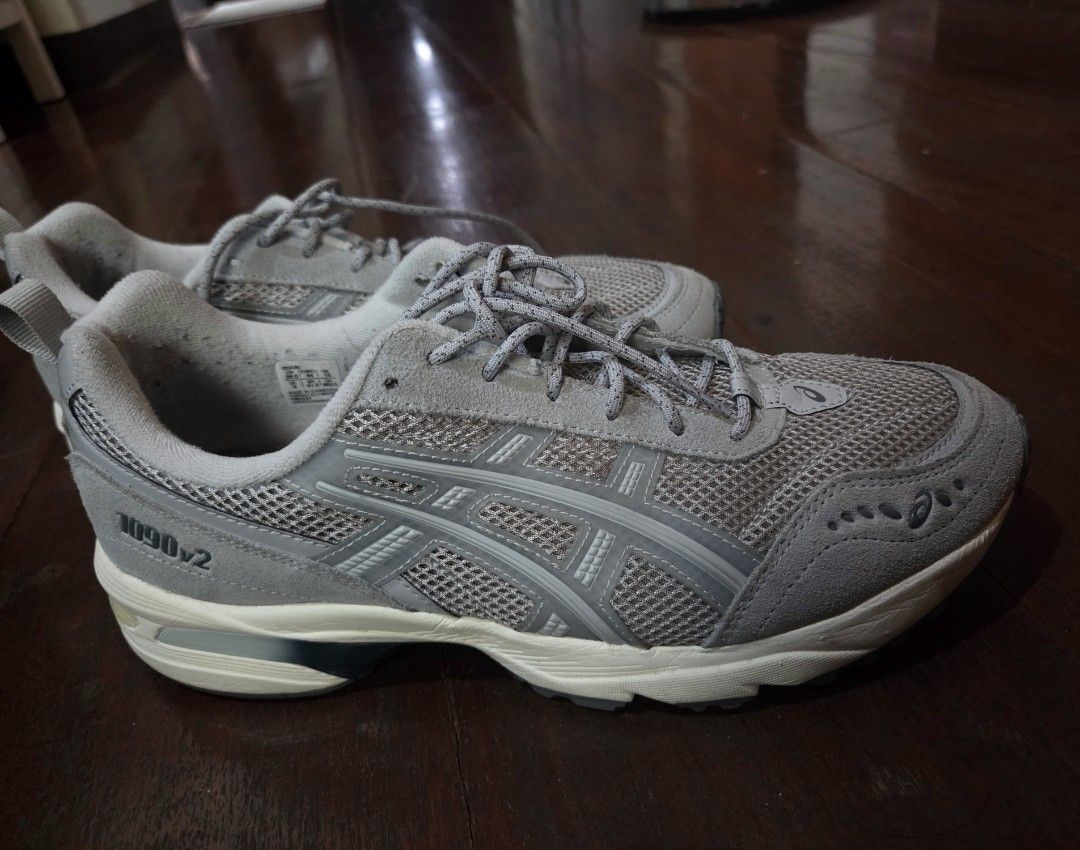 Asics Gel 1090v2 (Category: Sneakers) located in Las Pinas. Submitted by mm12. (Listing ID 1471135807, Image 2). Description: ASICS Gel-1090v2 US10, EUR44 Breathable mesh upper with stylish suede overlays, soles are really offwhite/cream Comfortable footwear for travel RFS: Decluttering.