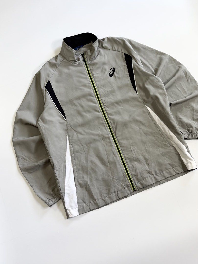 asics tritone windbreaker (Category: Activewear) located in Manila. Submitted by styleandfly191238 (Listing ID 1471154975, Image 2). Description: length 27 width 22 issue none conditions excellent color rate 10/10 better in personal fav piece unli vc to check the item to assure your assurance .