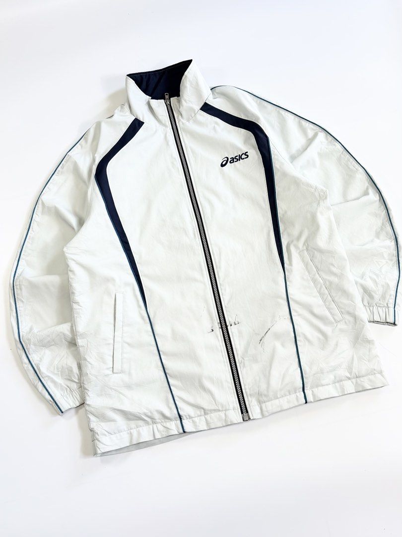 asics two tone windbreaker jacket (Category: Activewear) located in Manila. Submitted by styleandfly191238 (Listing ID 1471154193, Image 2). Description: length 27 width 23 issue none washable yung dumi conditions excellent color rate 10/10 better in personal fav piece unli vc to check the item to assure your assurance .