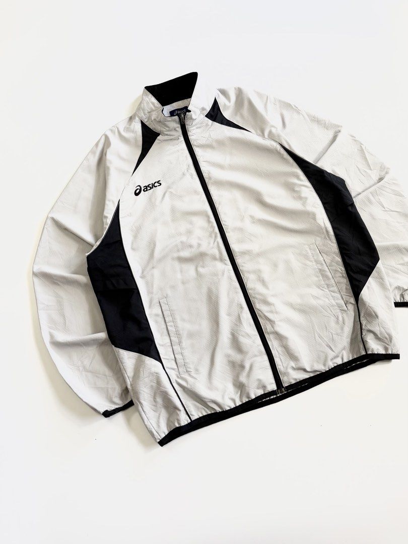 asics two tone windbreaker jacket (Category: Activewear) located in Manila. Submitted by styleandfly191238 (Listing ID 1471154602, Image 2). Description: length 27 width 23 issue none conditions excellent color rate 10/10 better in personal fav piece unli vc to check the item to assure your assurance .