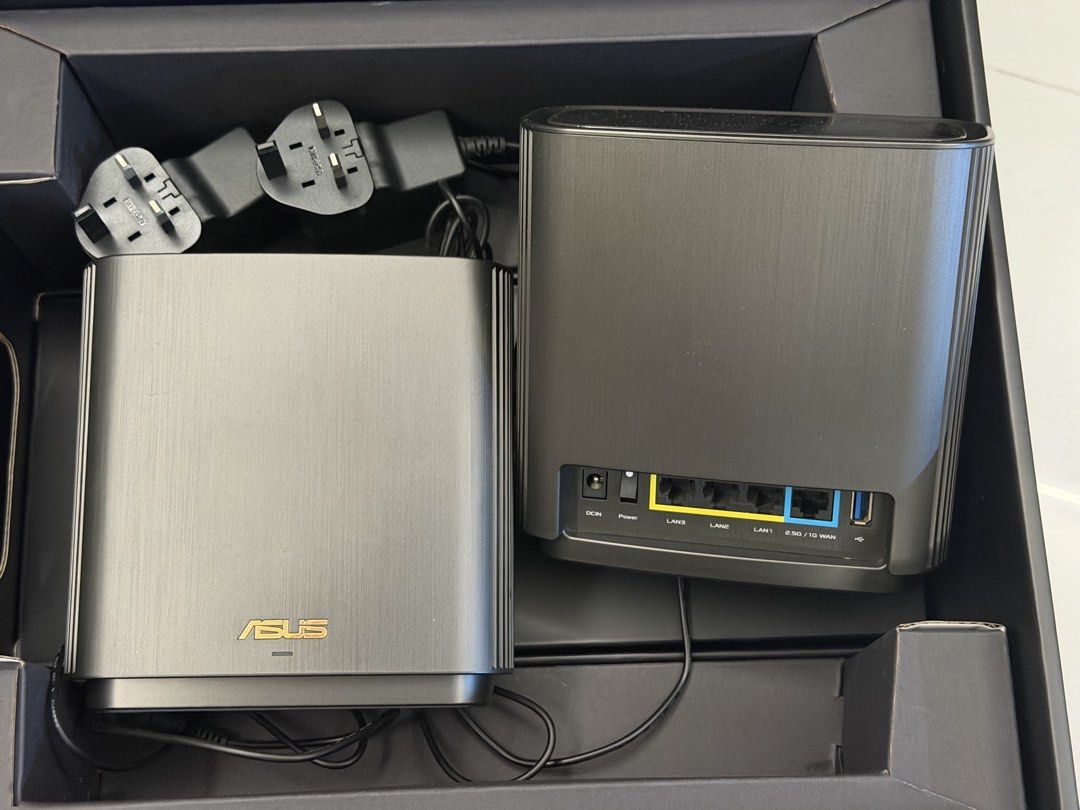 Pair of ASUS ZenWiFi XT8 AX6600 Tri Band WiFi Router, Computers & Tech ...