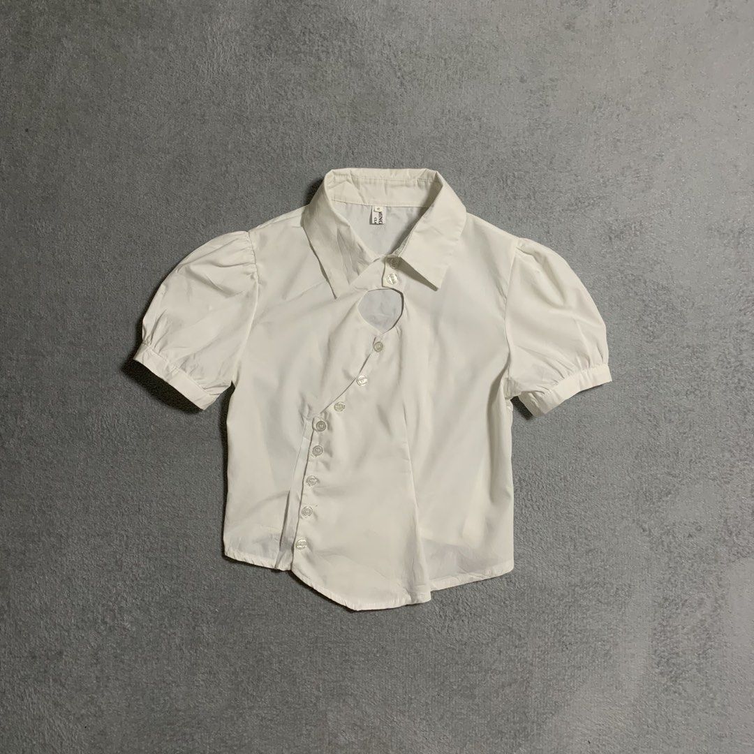 asymmetrical white button down blouse puff sleeve top formal cropped top (Category: Blouses) located in Arayat. Submitted by capymelon (Listing ID 1471129519, Image 1). Description: size : small issue : none color may vary due to lighting items are negotiable but no lowballing send me a message if interested! 📍pampanga j&t courier sf is ₱54-₱84 .