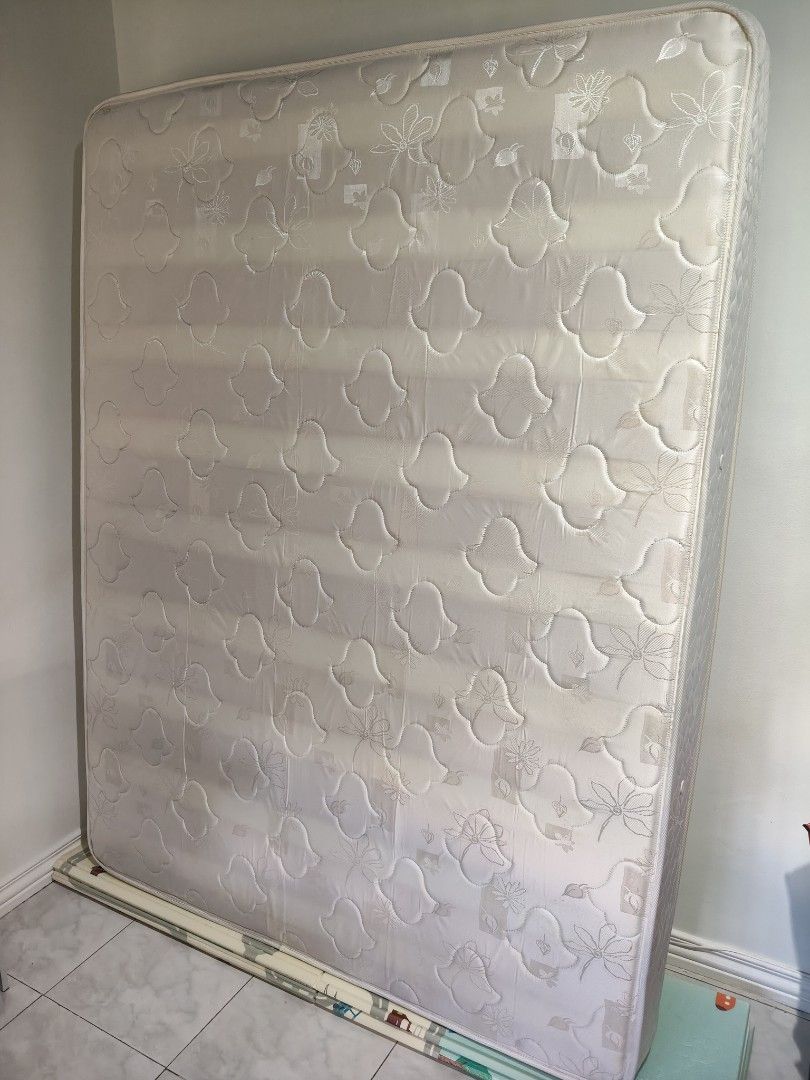 Austrapedic Standard Mattress (Queen Size) (Category: Bed Frames & Mattresses) located in Manila. Submitted by kbsell9020 (Listing ID 1471171555, Image 1). Description: RUSH SALE! Queen Size Mattress (60"x77") - Brand: PABBI (Austrapedic Standard) - Origin: Proudly manufactured in Taguig, Metro Manila, Philippines - Support: Engineered with heavy-duty, extra-durable tempered steel springs and edge supports - Comfort: Features a quilted cover with