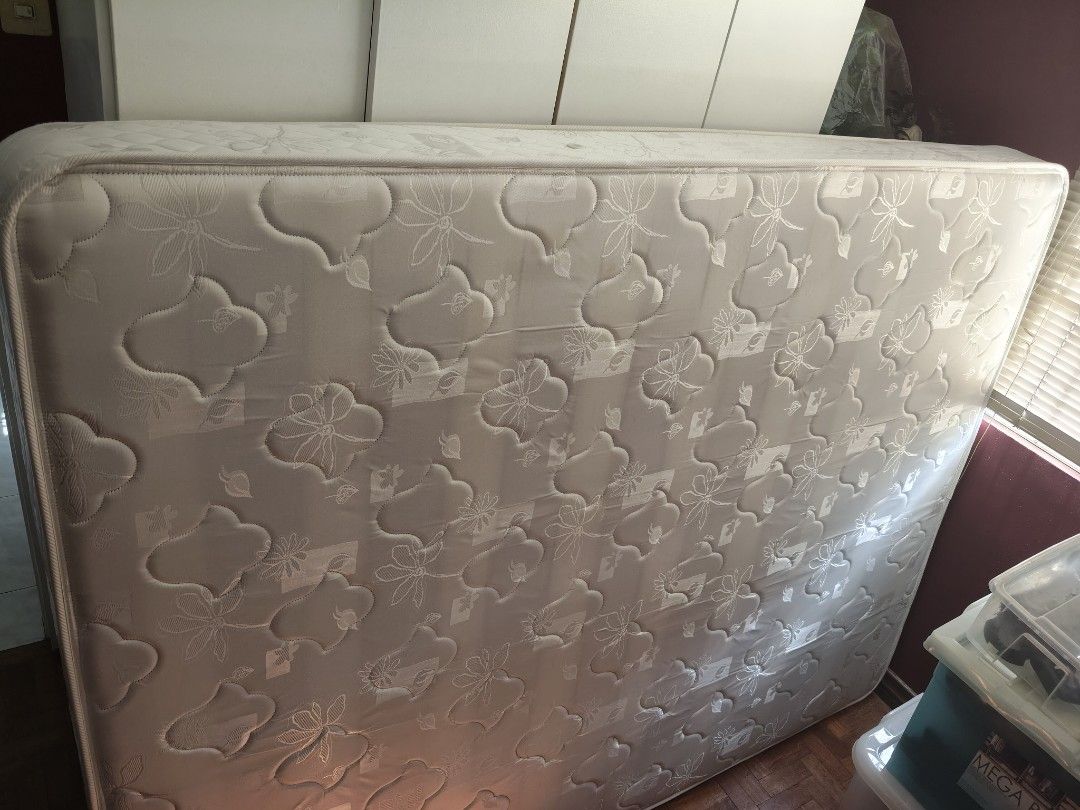 Austrapedic Standard Mattress (Queen Size) (Category: Bed Frames & Mattresses) located in Manila. Submitted by kbsell9020 (Listing ID 1471171555, Image 3). Description: RUSH SALE! Queen Size Mattress (60"x77") - Brand: PABBI (Austrapedic Standard) - Origin: Proudly manufactured in Taguig, Metro Manila, Philippines - Support: Engineered with heavy-duty, extra-durable tempered steel springs and edge supports - Comfort: Features a quilted cover with