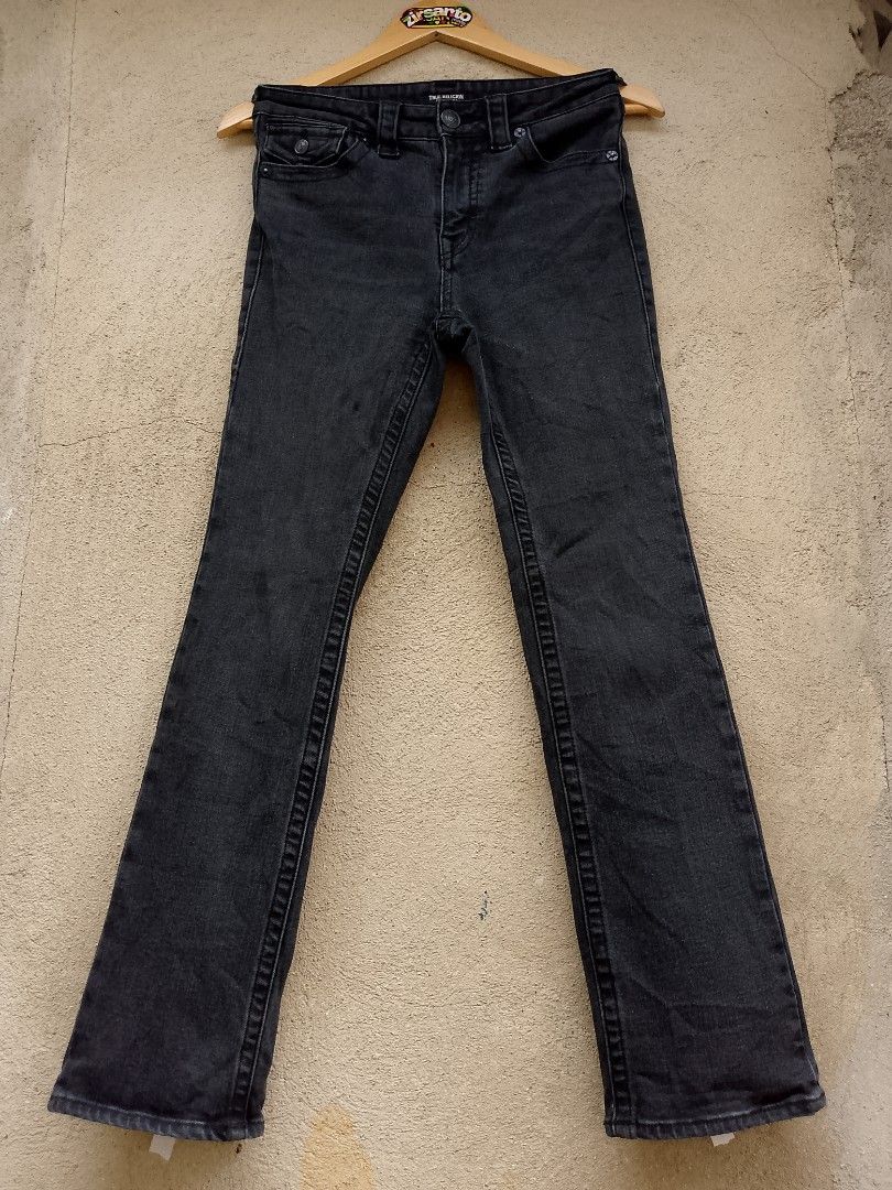 AUTHENTIC! " TRUE RELIGION (y2k bootcut relaxed) WOMEN " (Category: Jeans) located in Danao, Cebu. Submitted by psychypymb40965 (Listing ID 1471236434, Image 3). Description: details are in first photo ‎pm/dm for other details,issues or transactions ‎negotiable! 👊😁 ‎2nd Account Available Shoes, Bags, Sandals, Slippers & more footwear just click the link below 💚👇😁❤️ or follow for update stocks. ‎https://www.carousell.ph/u/azaiahnere02/?t-id=P