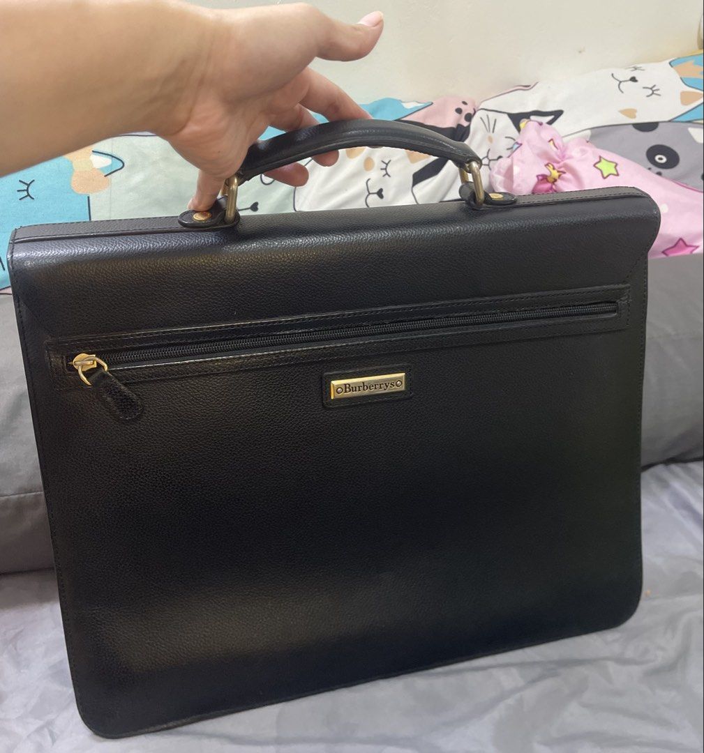 Authentic Burberry briefcase leather business bag (Category: Briefcases) located in Cabiao. Submitted by imeon13 (Listing ID 1471173140, Image 2). Description: .