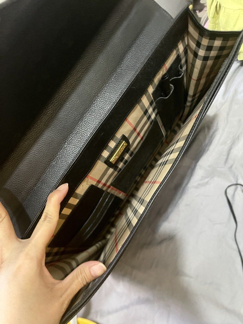 Authentic Burberry briefcase leather business bag (Category: Briefcases) located in Cabiao. Submitted by imeon13 (Listing ID 1471173140, Image 3). Description: .