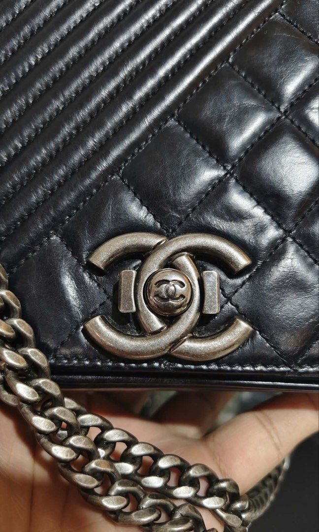 Authentic Chanel Glazed Calfskin Quilted Medium Coco Boy Flap Bag (Category: Luxury Bags & Wallets) located in Quezon City. Submitted by jhaediah (Listing ID 1467513921, Image 3). Description: Authentic Preloved With authenticity card and copy of receipt106.