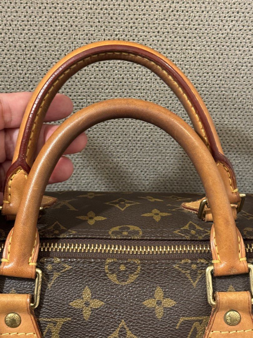 Authentic Louis Vuitton (Category: Luxury Apparel) located in Manila. Submitted by chloe_luxuries (Listing ID 1471285223, Image 2). Description: Guaranteed Original Louis Vuitton Speedy 35 monograstill in very good condition Comes with dustbag only Pm for those interested .