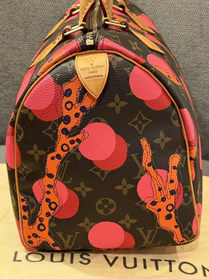 Authentic Louis Vuitton (Category: Luxury Apparel) located in Manila. Submitted by chloe_luxuries (Listing ID 1471285508, Image 2). Description: Guaranteed Original Louis Vuitton Speedy 30 Limited Edition Still in very good condition Comes with dustbag and lockset Pm for those interested .