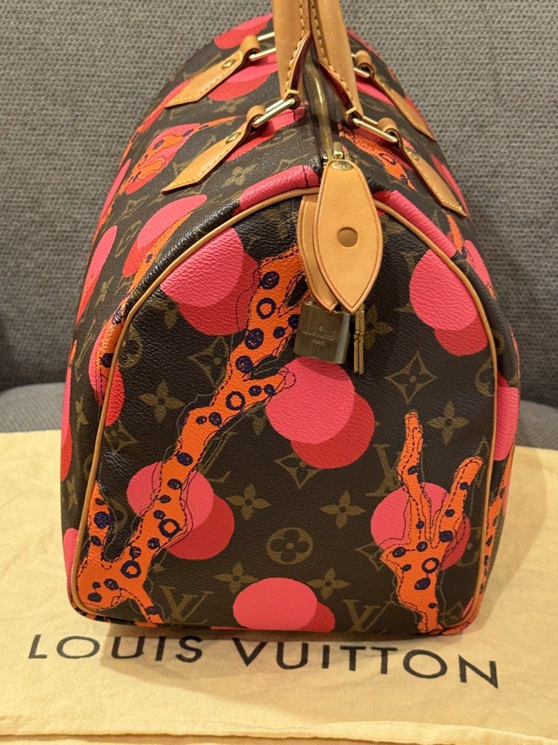 Authentic Louis Vuitton (Category: Luxury Apparel) located in Manila. Submitted by chloe_luxuries (Listing ID 1471285508, Image 3). Description: Guaranteed Original Louis Vuitton Speedy 30 Limited Edition Still in very good condition Comes with dustbag and lockset Pm for those interested .