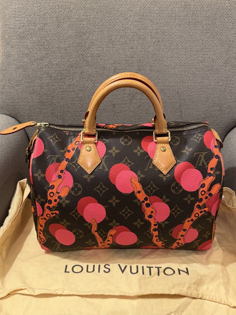 Authentic Louis Vuitton (Category: Luxury Apparel) located in Manila. Submitted by chloe_luxuries (Listing ID 1471285508, Image 1). Description: Guaranteed Original Louis Vuitton Speedy 30 Limited Edition Still in very good condition Comes with dustbag and lockset Pm for those interested .