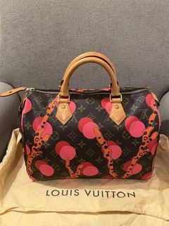 (Category: ) located in . Submitted by chloe_luxuries (Listing ID 1471285508, Image 1). Description: .