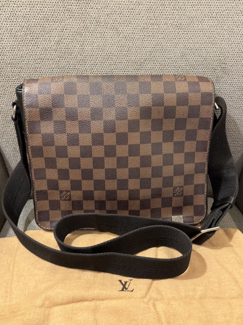 Authentic Louis Vuitton (Category: Luxury Apparel) located in Manila. Submitted by chloe_luxuries (Listing ID 1471285749, Image 1). Description: Guaranteed Original Louis Vuitton District Pm Still in good condition with minor sign of usage Comes with dustbag Pm for more details .