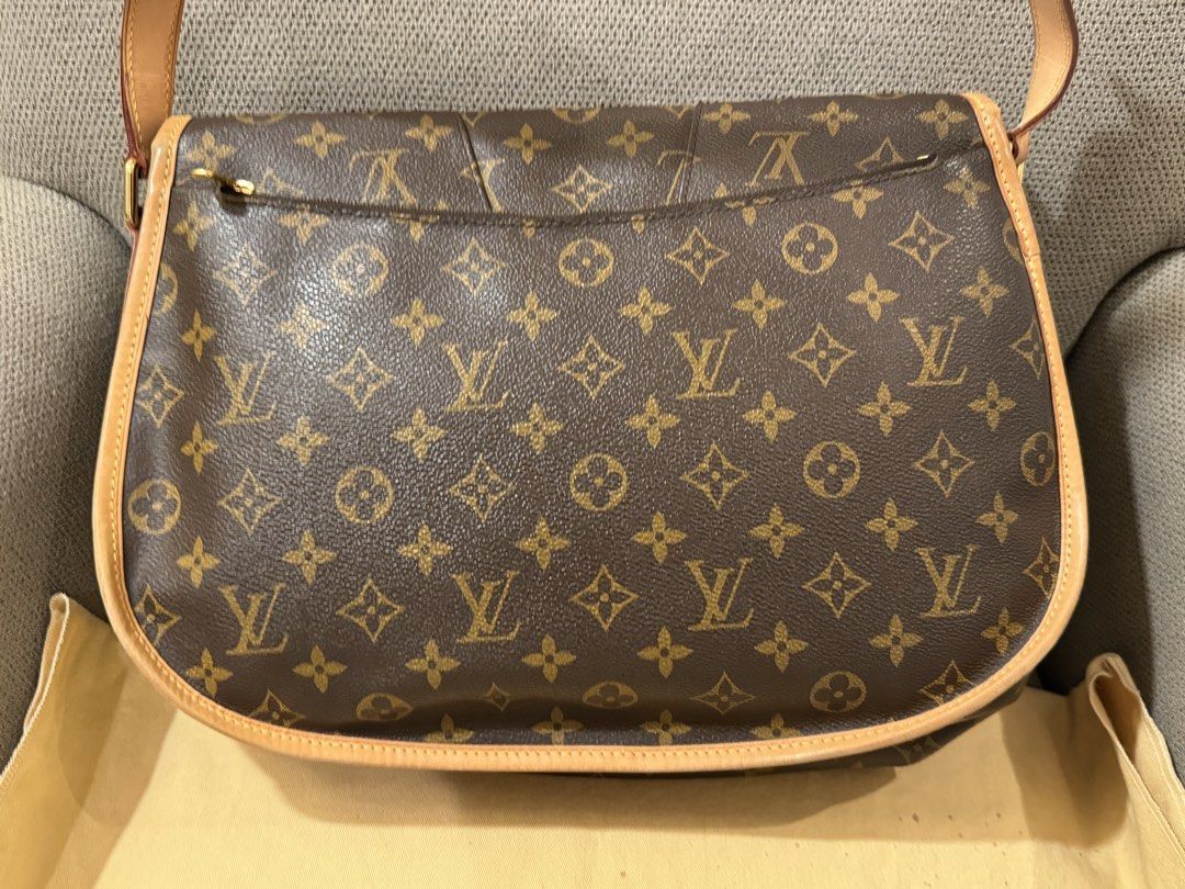 Authentic Louis Vuitton (Category: Luxury Apparel) located in Manila. Submitted by chloe_luxuries (Listing ID 1471286558, Image 3). Description: Guaranteed Original Louis Vuitton Menilmontant mm size Still in very good condition Comes with dustbag Pm for more details.