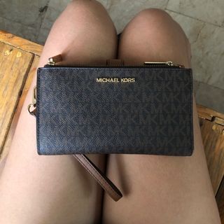 (Category: ) located in . Submitted by _helpmedeclutterr (Listing ID 1471153647, Image 1). Description: .