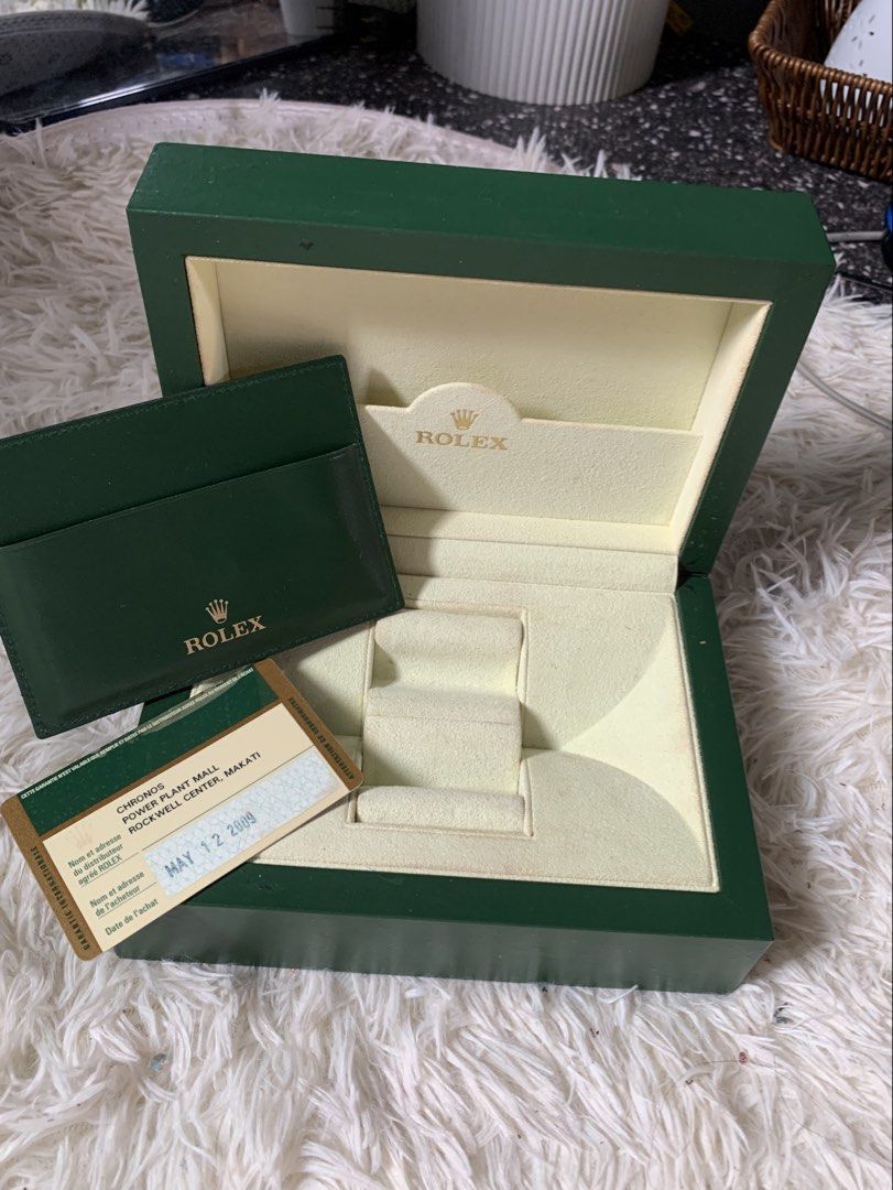 Authentic Rolex Box with Card (Category: Luxury Watches) located in Cagayan de Oro. Submitted by aevapp (Listing ID 1471131226, Image 1). Description: Open for bid. Pm offers 🤎.