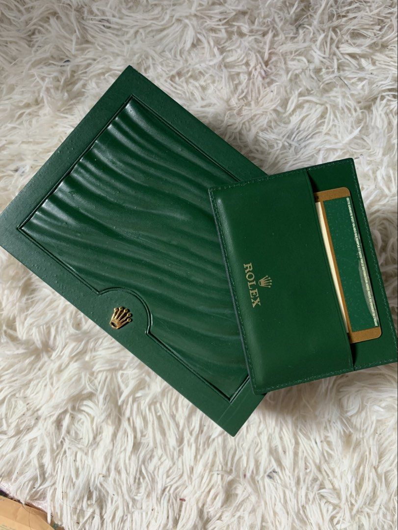Authentic Rolex Box with Card (Category: Luxury Watches) located in Cagayan de Oro. Submitted by aevapp (Listing ID 1471131226, Image 3). Description: Open for bid. Pm offers 🤎.