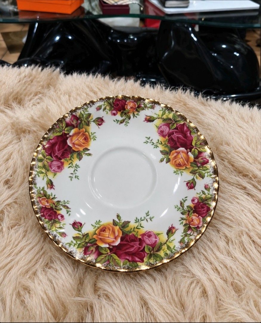 Authentic Royal Albert Plates and Cup (Category: Dinnerware & Cutlery) located in La Trinidad. Submitted by designerluxeshop (Listing ID 1471254202, Image 3). Description: Pre-owned Royal Albert plates and cup take all, 💯% original, in good condition, shipping is free, message us if interested, delivery is ready onhand last photo is only zoom of the design of the plate total is 2 plates and 1 cup and 1 saucer.