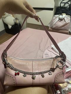 (Category: ) located in . Submitted by sakurumifinds2809 (Listing ID 1471274867, Image 1). Description: .