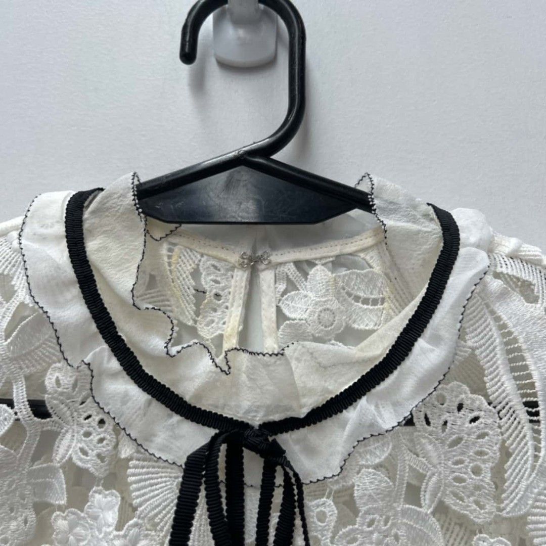 AYOMIS Bow Lace Dress (White) (Category: Dresses) located in San Isidro. Submitted by remtgs (Listing ID 1471121878, Image 2). Description: -Last Price Posted -No when worn -Like new (worn 2x) -Perfect for occasions -FREE SHIPPING via lbc.