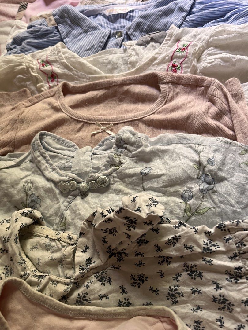 Baby toddler girls assorted tops bundle (Category: Babies & Kids Fashion) located in Manila. Submitted by brightwind_62659f (Listing ID 1471152574, Image 2). Description: worth 500 php only 13-15 items, not included FREEBIES’ 💌☃️ 0-3 yr old (girl) Brand New - TAKE ALL.