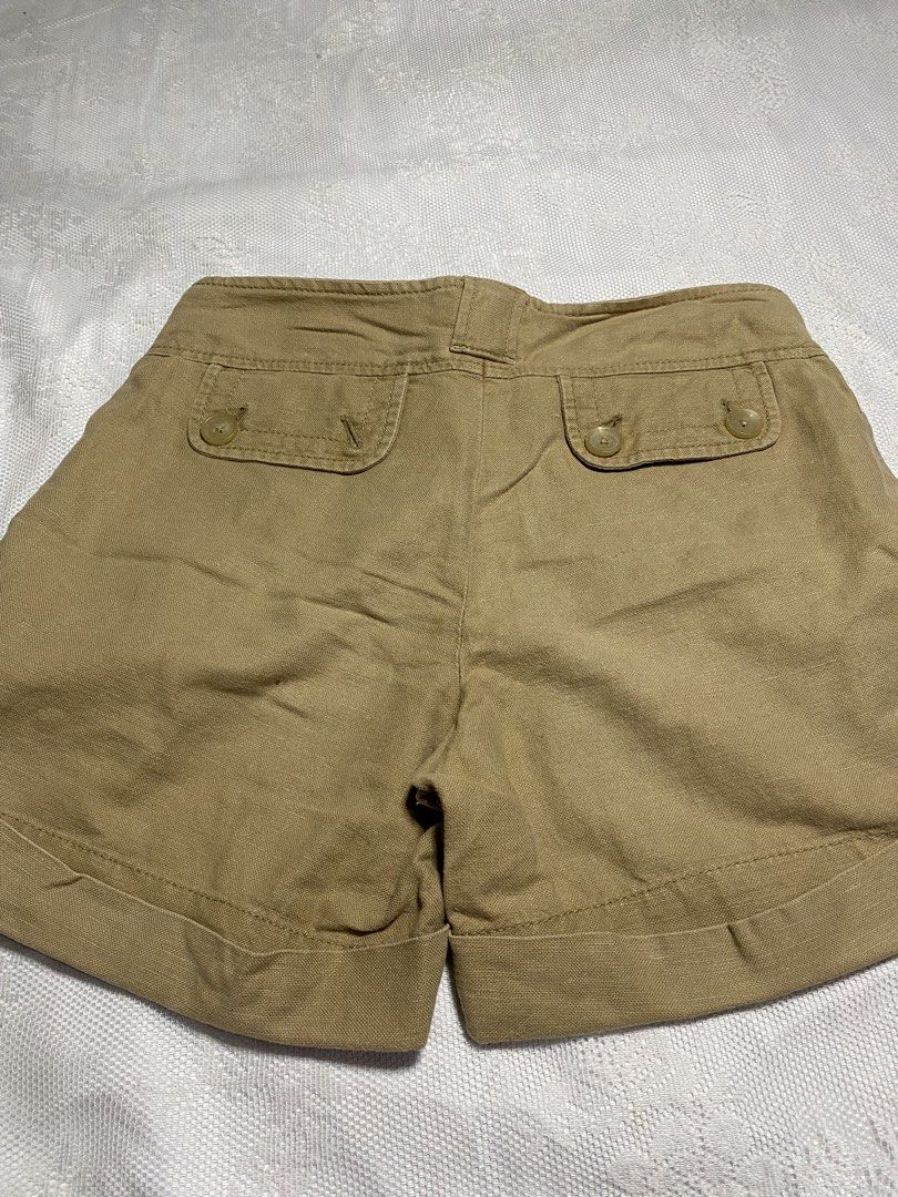 Banana Republic shorts (Category: Shorts) located in Angeles City. Submitted by noagrace (Listing ID 1471122508, Image 2). Description: Preloved Banana rep. khaki-brown pleated and cuffed-hem shorts Size 2 on tag waist line -30 inches Missing 1 back pocket button P120.