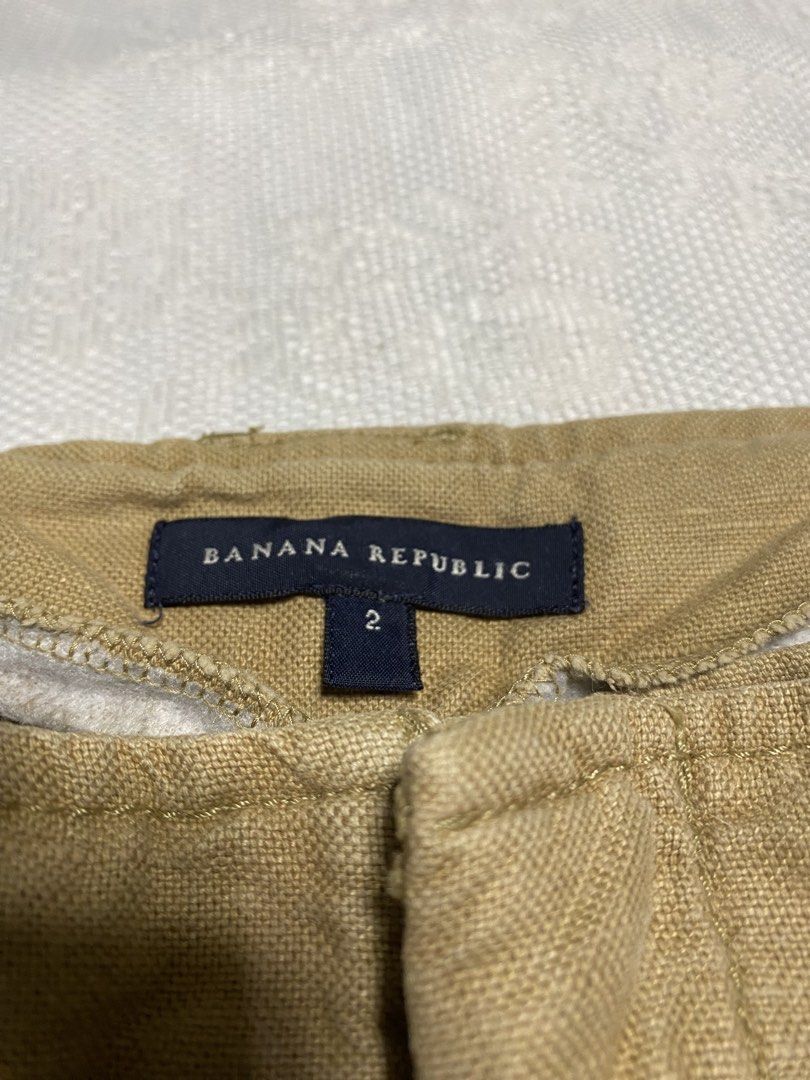 Banana Republic shorts (Category: Shorts) located in Angeles City. Submitted by noagrace (Listing ID 1471122508, Image 3). Description: Preloved Banana rep. khaki-brown pleated and cuffed-hem shorts Size 2 on tag waist line -30 inches Missing 1 back pocket button P120.