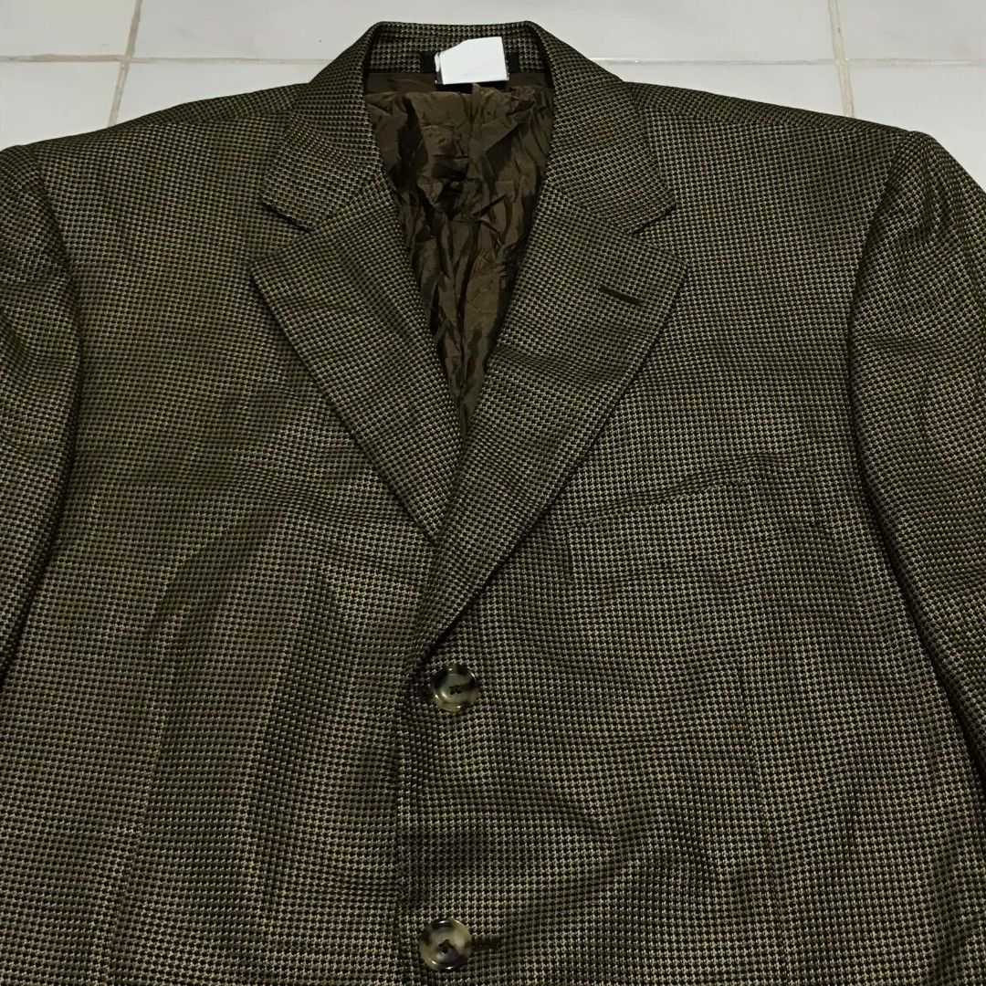 BARCELINO COAT BLAZER SUIT FORMAL LARGE (Category: Coats, Jackets and Outerwear) located in Cavite. Submitted by justthrift06 (Listing ID 1471145860, Image 1). Description: DIMENSION 22X33 GOOD CONDITION SHIPPING NATIONWIDE.