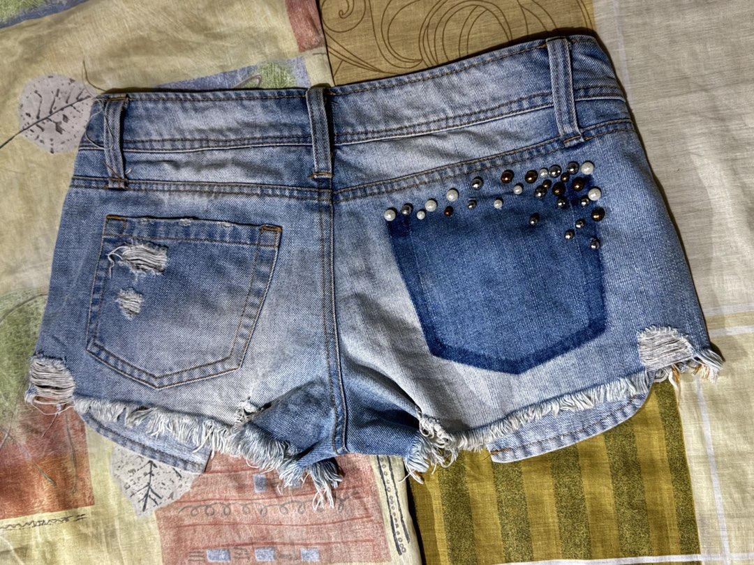 Beaded & Distressed Denim Shorts (Category: Shorts) located in Caloocan City. Submitted by princessyzn (Listing ID 1471237436, Image 3). Description: Size 27.