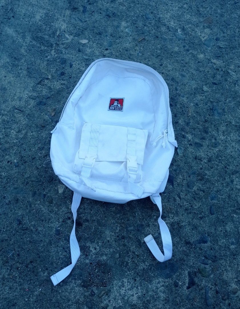 Ben Davis casual backpack front pocket with double buckle straps (Category: Backpacks) located in Guiguinto. Submitted by selected_3rp (Listing ID 1471292493, Image 2). Description: Ben Davis casual backpack front pocket with double buckle straps and the classic Ben Davis gorilla logo patch. no issue pm.