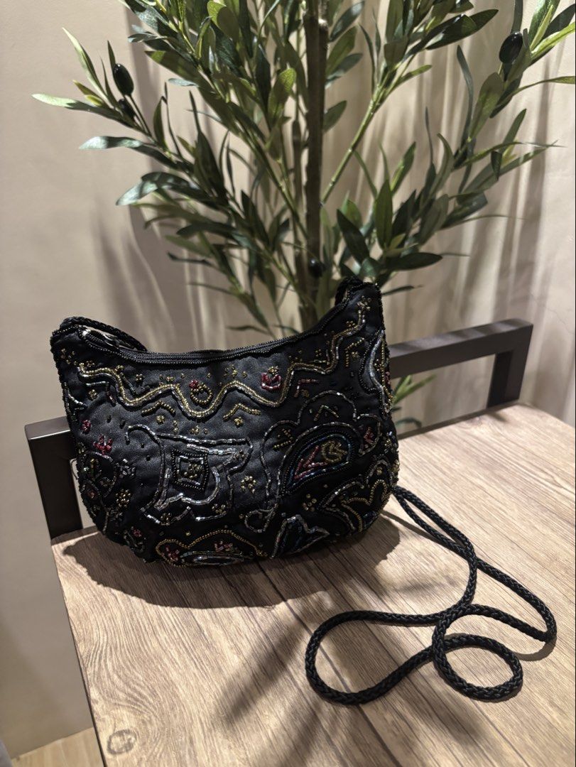 Black Beaded Bag (Category: Purses & Pouches) located in Quezon City. Submitted by shop_abo (Listing ID 1471256213, Image 1). Description: condition rate: 10/10.