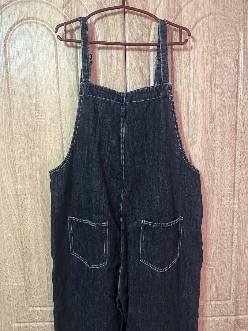 Black Denim Adjustable Overalls/Jumpsuit (Category: Jumpsuits) located in Santa Ana. Submitted by gwiyommis (Listing ID 1471197401, Image 2). Description: Size: S-M Length: 44 inches Waist: 35 inches 🏷️ Price: ₱250.00 💬 Comment "MINE + A9" to claim! Reminders: 📌 Pre-loved item. Manage your expectations. 📌First mine basis. 📌Payment must be made within 24 hours. 📌Shipping fee is shouldered by the buyer. Mode of Payment: GCash, Bank Transfer M