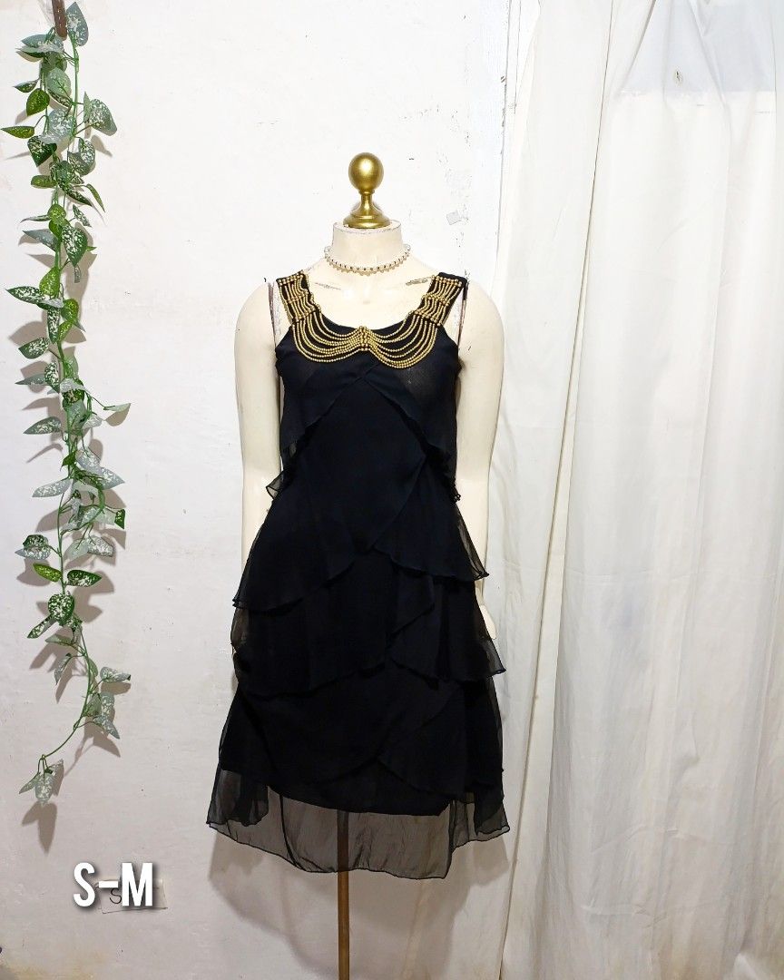 black flowy layer mesh gatsby gothic retro dress (Category: Dresses) located in Pateros City. Submitted by amj_amj (Listing ID 1471151018, Image 1). Description: .