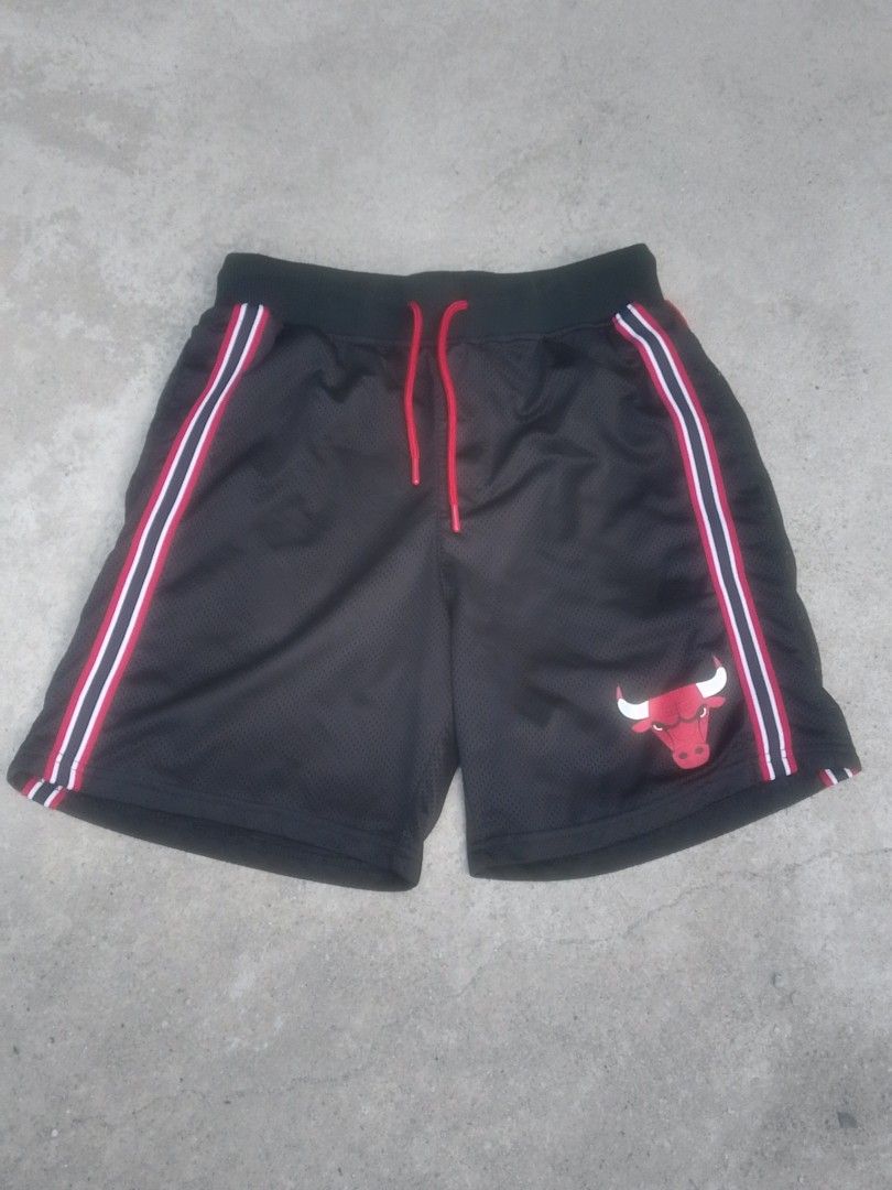 Black Mesh Basketball Shorts, Size S (Category: Shorts) located in Manila. Submitted by tjlee24 (Listing ID 1471140676, Image 1). Description: Black Mesh Basketball Shorts, Size S 🔥 Striped, lightweight, and ready for the court or the street. Priced to move at ₱600 🩳 Style: Basketball-style mesh shorts, elastic ribbed waist with red drawstring 🎨 Black with red, white and black side stripes, printed graphic on the leg 📏 Size: S ✅ Good conditio